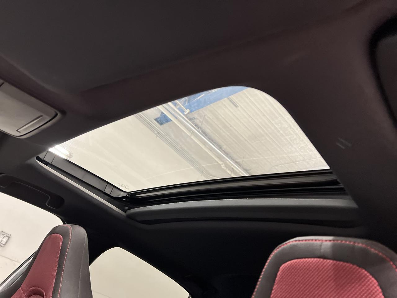 2022 Honda Civic SI | 6-SPEED | 200HP TURBO | SUNROOF | HTD SEATS Photo