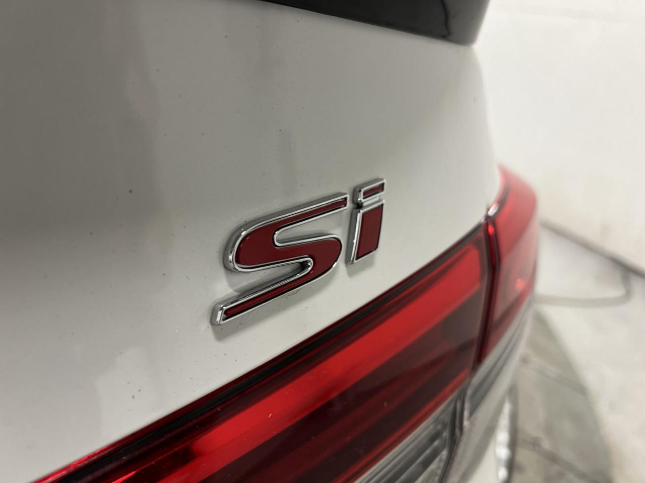 2022 Honda Civic SI | 6-SPEED | 200HP TURBO | SUNROOF | HTD SEATS Photo