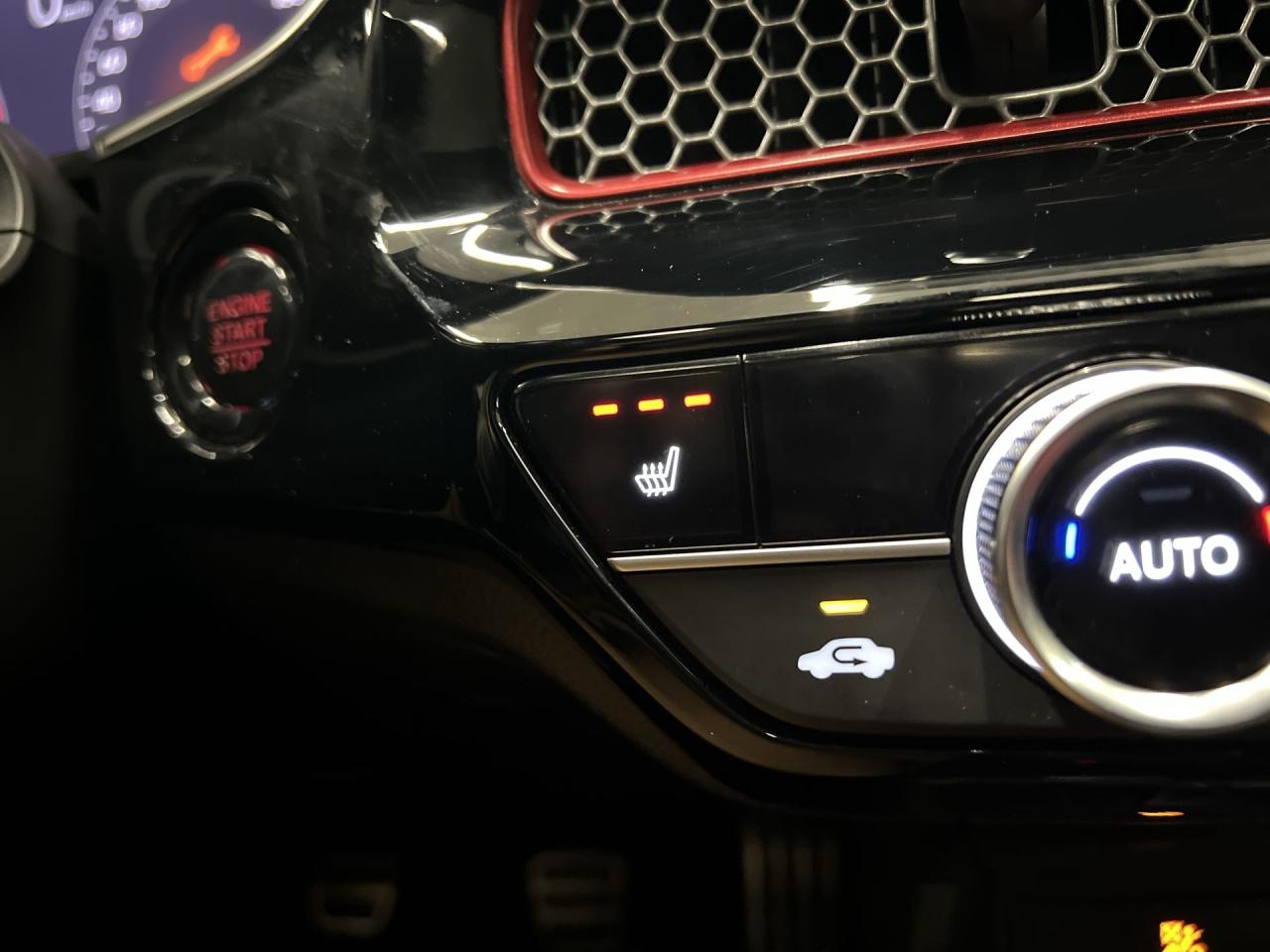 2022 Honda Civic SI | 6-SPEED | 200HP TURBO | SUNROOF | HTD SEATS Photo