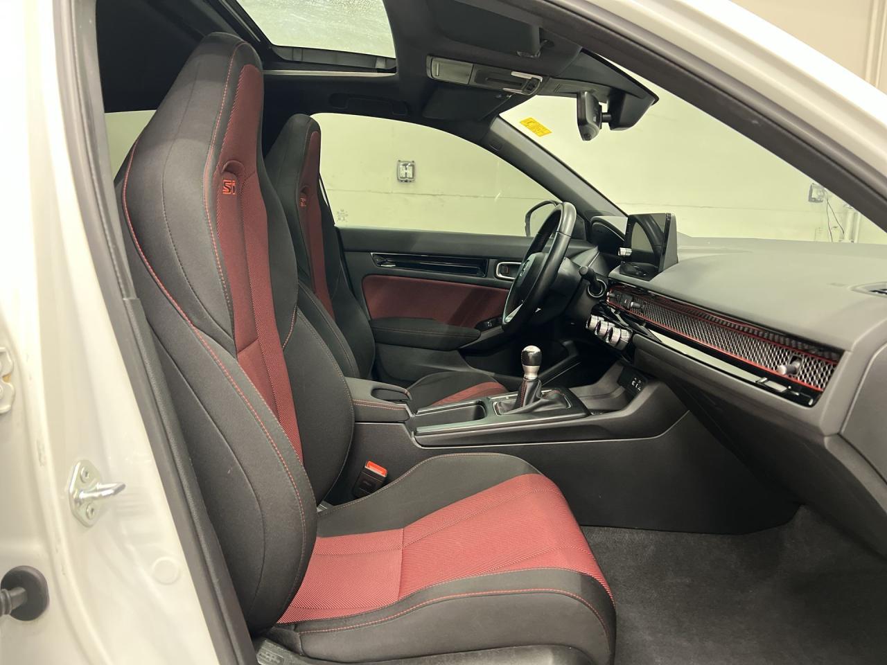 2022 Honda Civic SI | 6-SPEED | 200HP TURBO | SUNROOF | HTD SEATS Photo