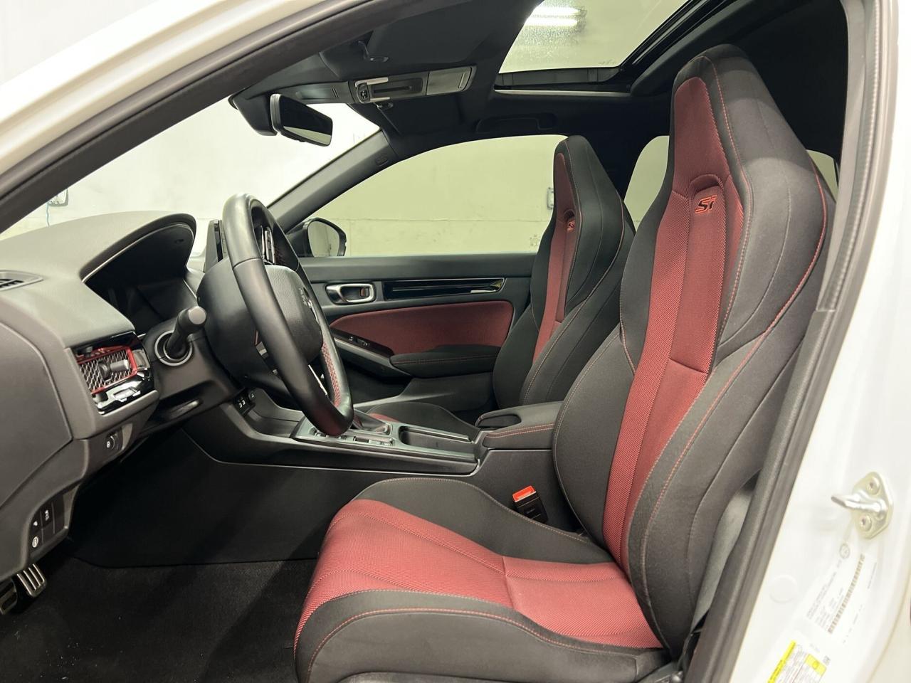 2022 Honda Civic SI | 6-SPEED | 200HP TURBO | SUNROOF | HTD SEATS Photo