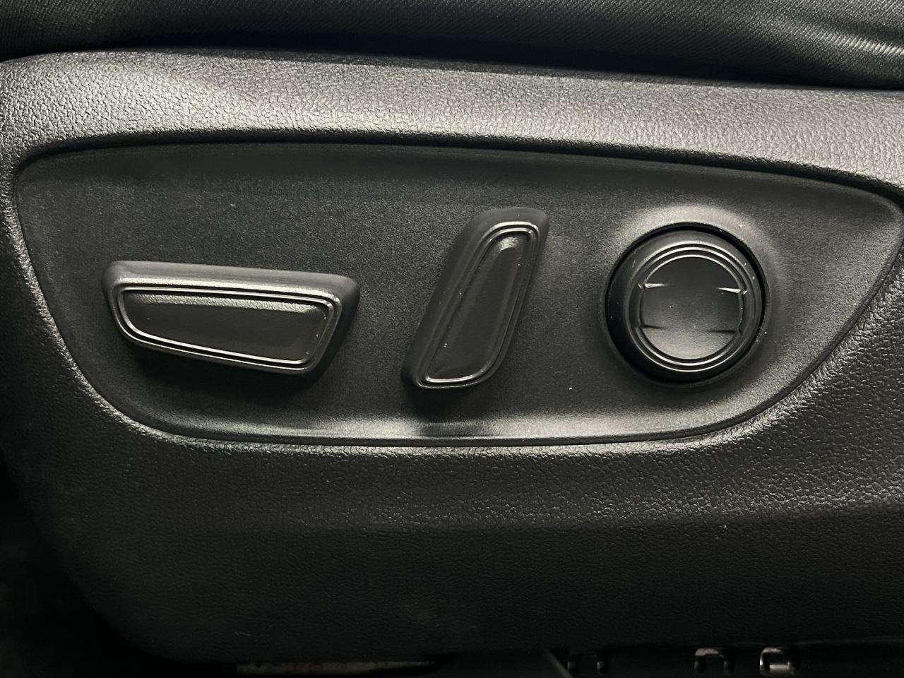 2022 Toyota RAV4 XLE AWD | SUNROOF | HTD SEATS | CARPLAY | ALLOYS Photo