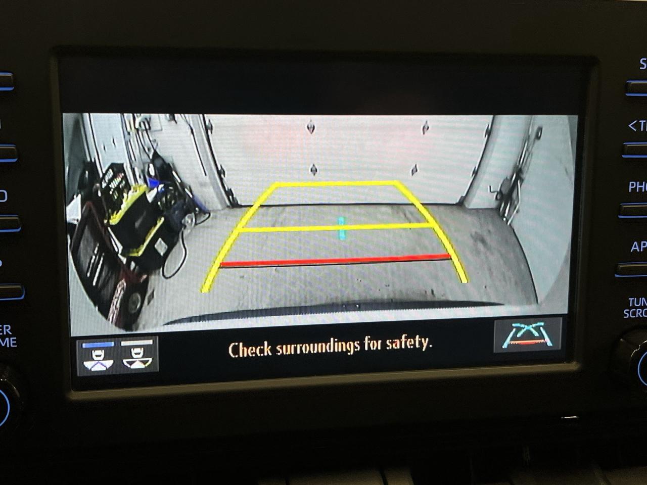 2022 Toyota RAV4 XLE AWD | SUNROOF | HTD SEATS | CARPLAY | ALLOYS Photo