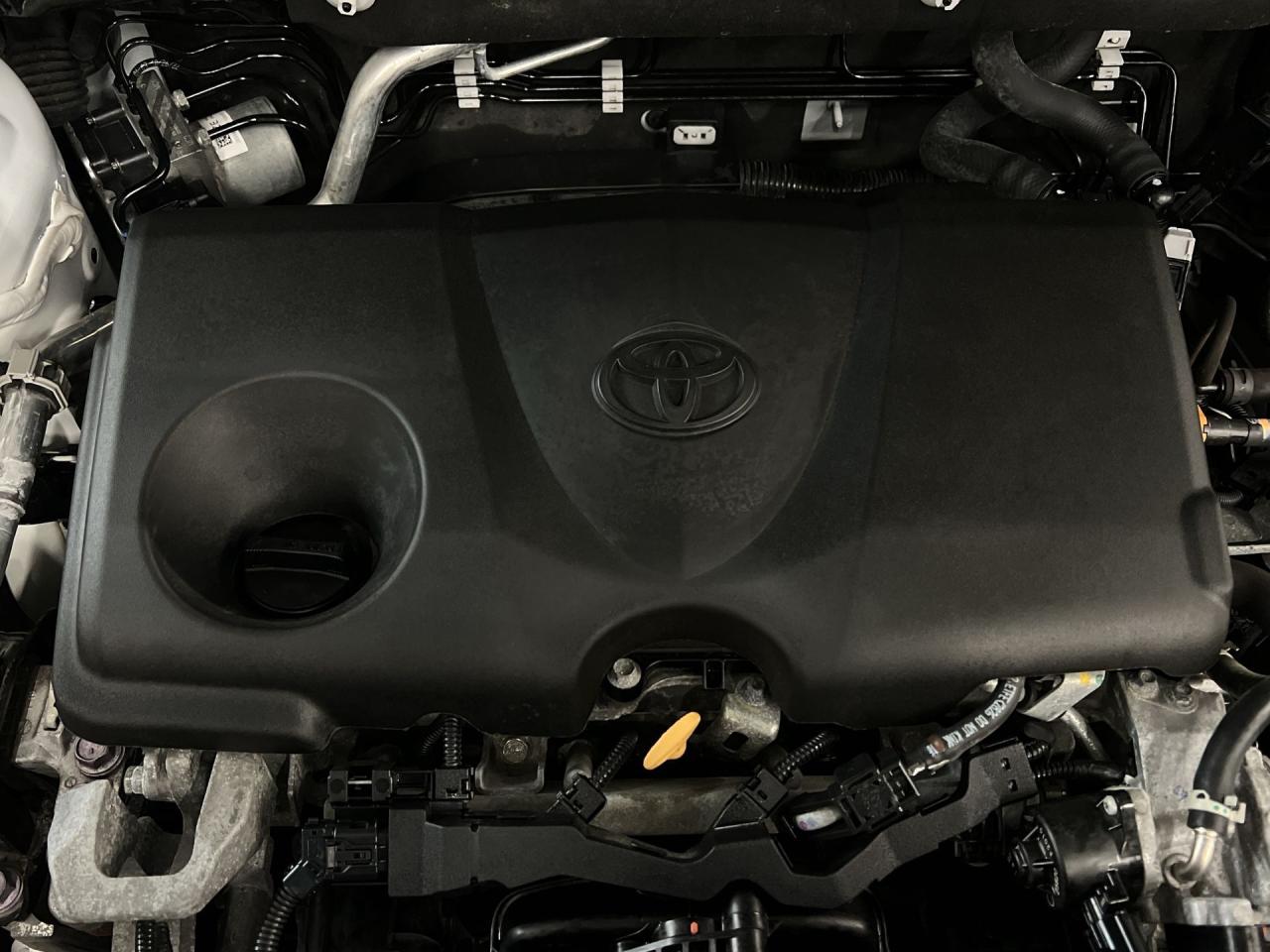 2022 Toyota RAV4 XLE AWD | SUNROOF | HTD SEATS | CARPLAY | ALLOYS Photo