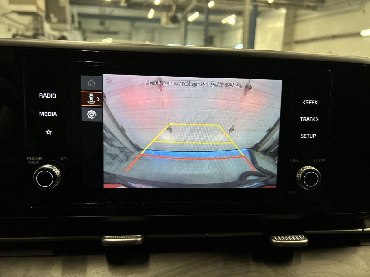 2023 Kia Carnival EX | 8-PASS | HTD LEATHER | CARPLAY | REMOTE START Photo2