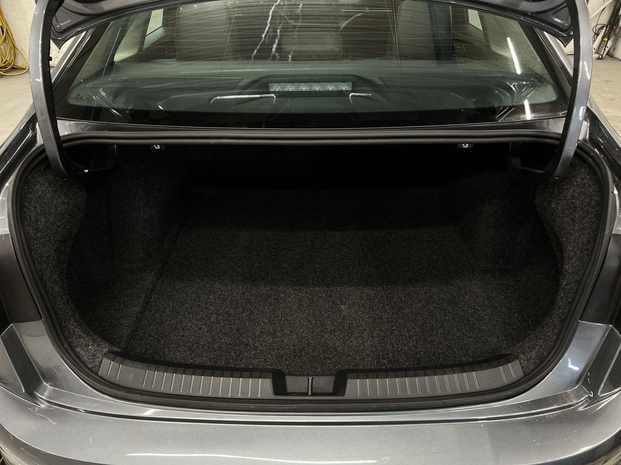 2025 Volkswagen Jetta COMFORTLINE | HTD LEATHER | CARPLAY | REMOTE START Photo