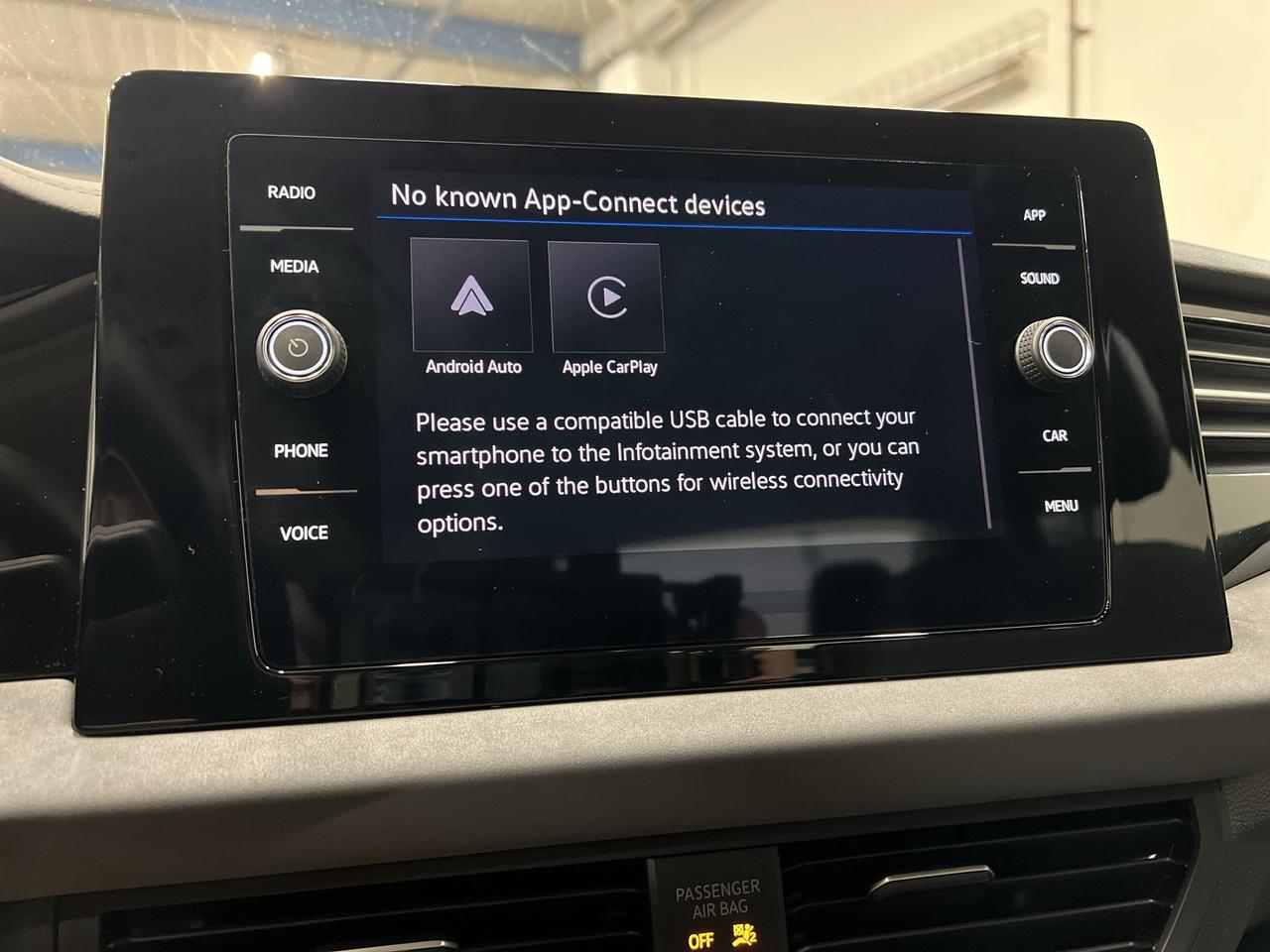 2025 Volkswagen Jetta COMFORTLINE | HTD LEATHER | CARPLAY | REMOTE START Photo