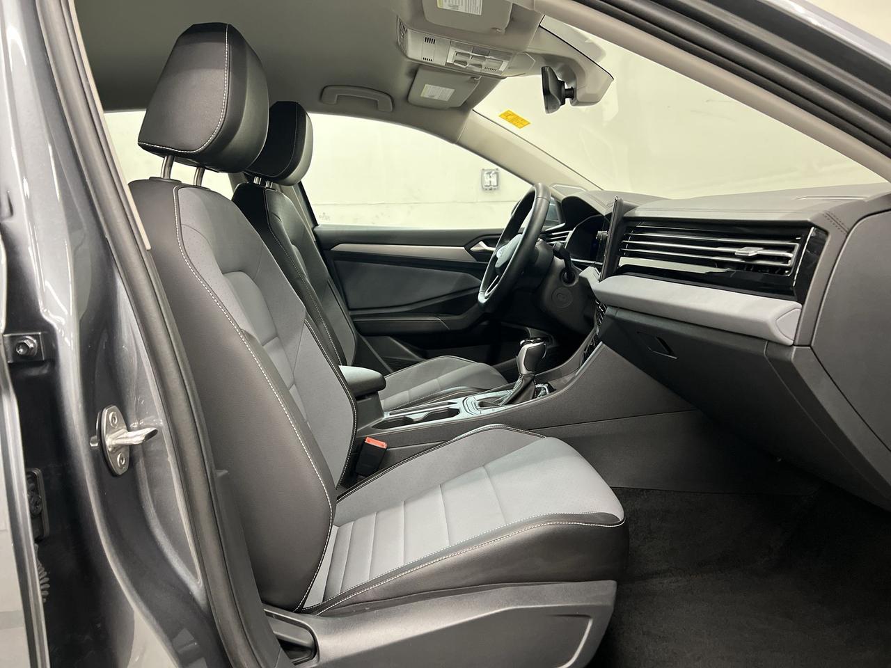 2025 Volkswagen Jetta COMFORTLINE | HTD LEATHER | CARPLAY | REMOTE START Photo