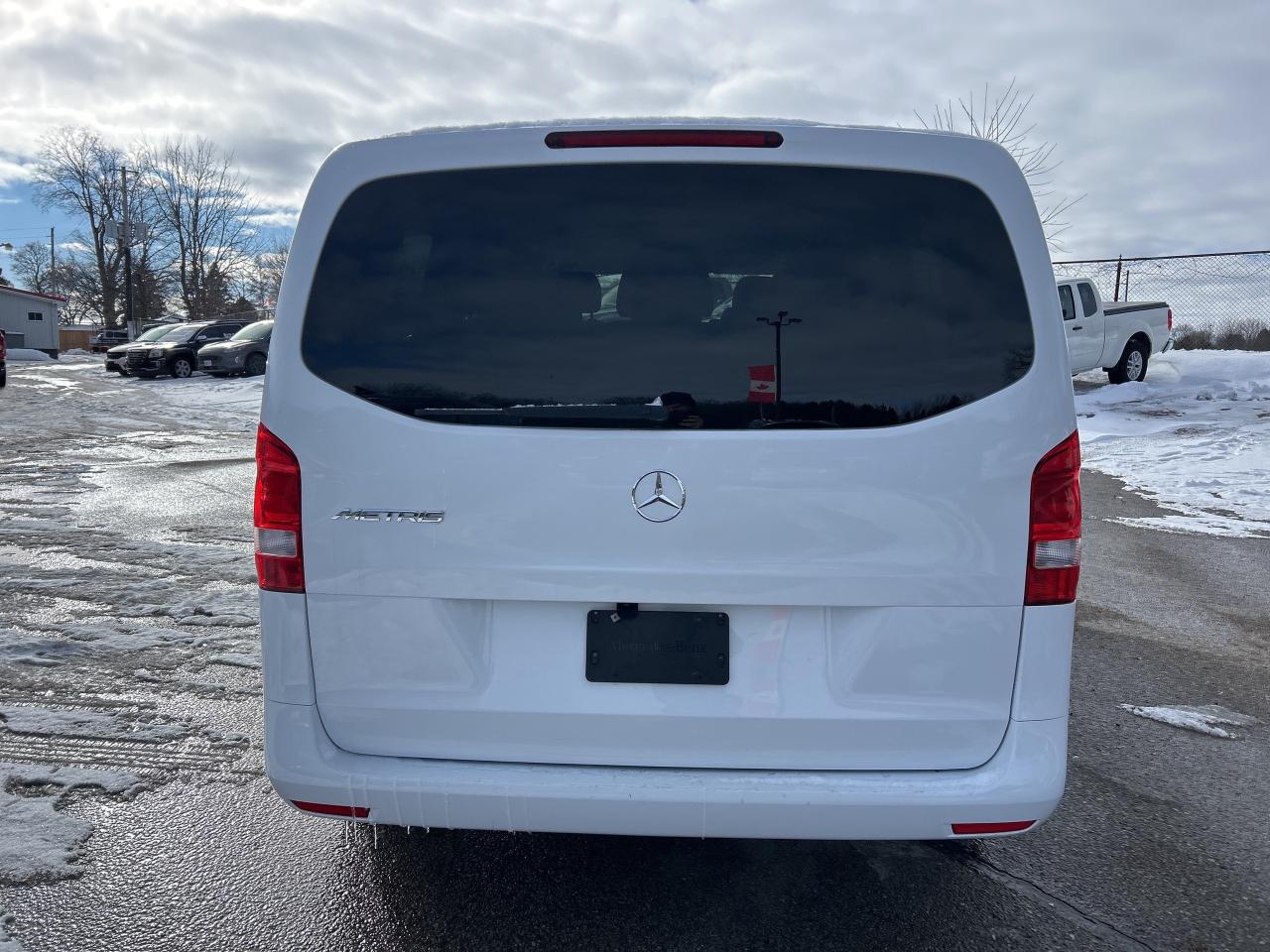 2022 Mercedes-Benz Metris Passenger Van CLEAN CARFAX, 8 PASSENGER, BACK UP CAM, LEATHER! - Photo #7