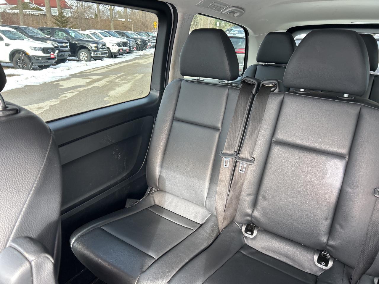 2022 Mercedes-Benz Metris Passenger Van CLEAN CARFAX, 8 PASSENGER, BACK UP CAM, LEATHER! - Photo #12