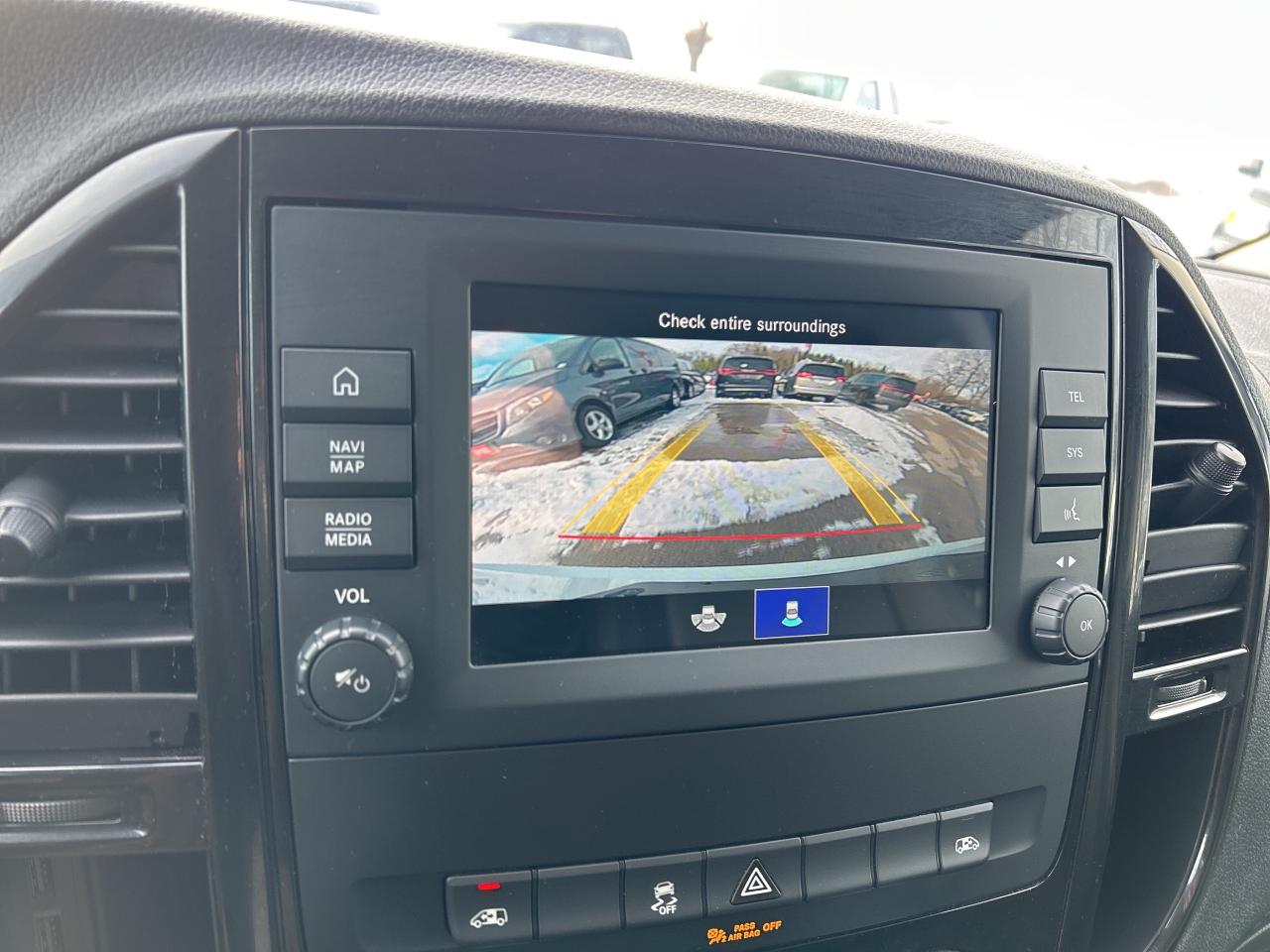 2022 Mercedes-Benz Metris Passenger Van CLEAN CARFAX, 8 PASSENGER, BACK UP CAM, LEATHER! - Photo #18