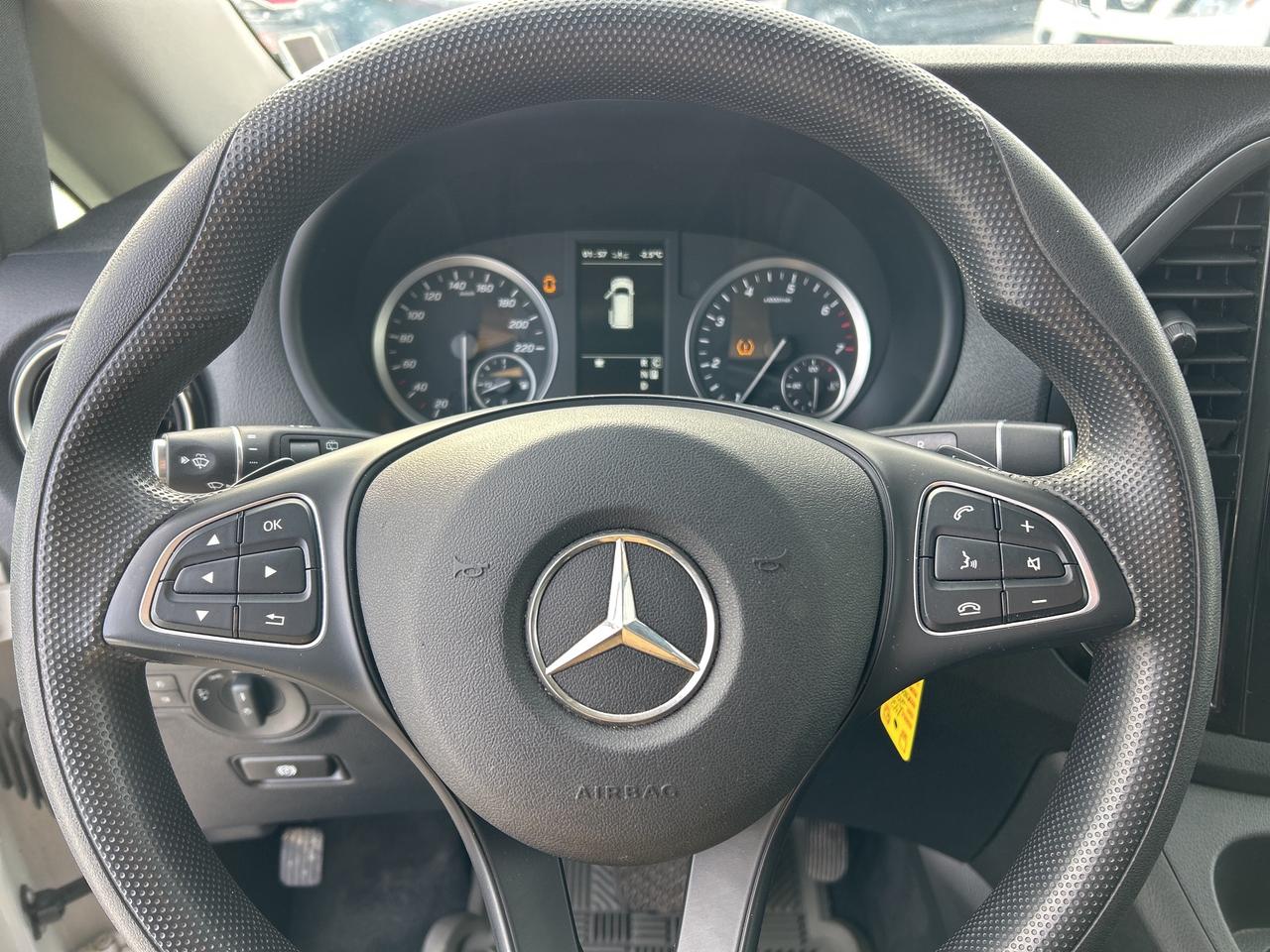 2022 Mercedes-Benz Metris Passenger Van CLEAN CARFAX, 8 PASSENGER, BACK UP CAM, LEATHER! - Photo #16