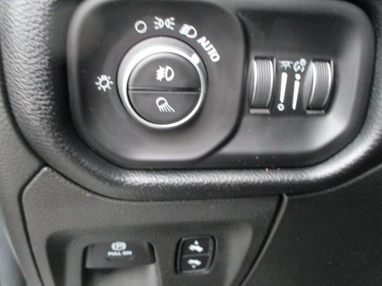 2019 RAM 1500 Rebel CREW CAB 4X4 - Photo #10