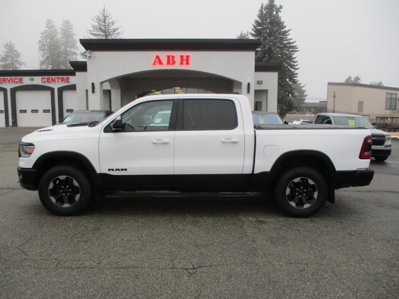 2019 RAM 1500 Rebel CREW CAB 4X4 - Photo #3