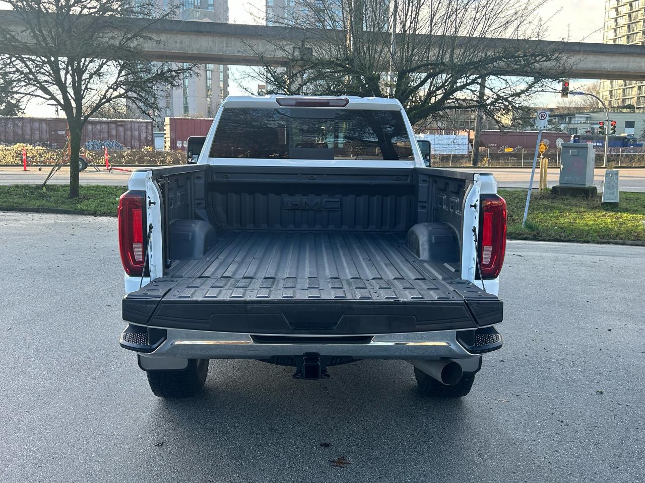 2021 GMC Sierra 3500 SLT - Photo #9