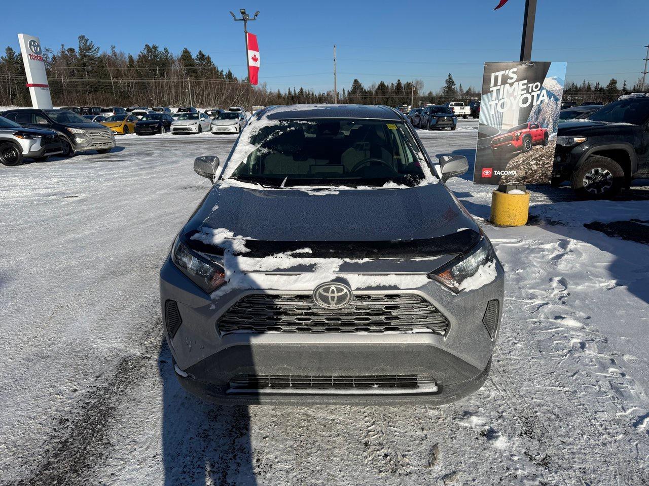 2023 Toyota RAV4 LE Photo1