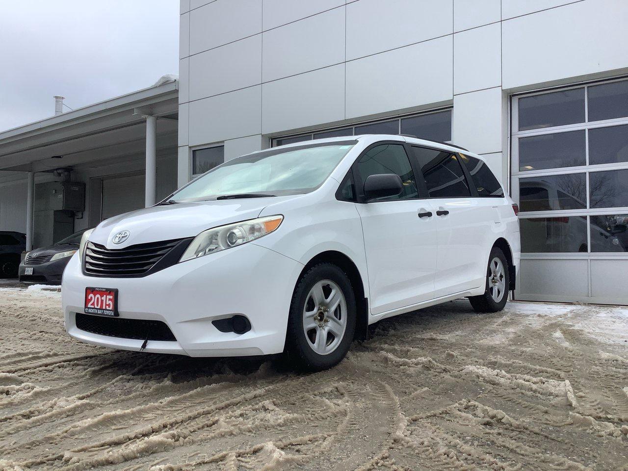 2015 Toyota Sienna  Photo0