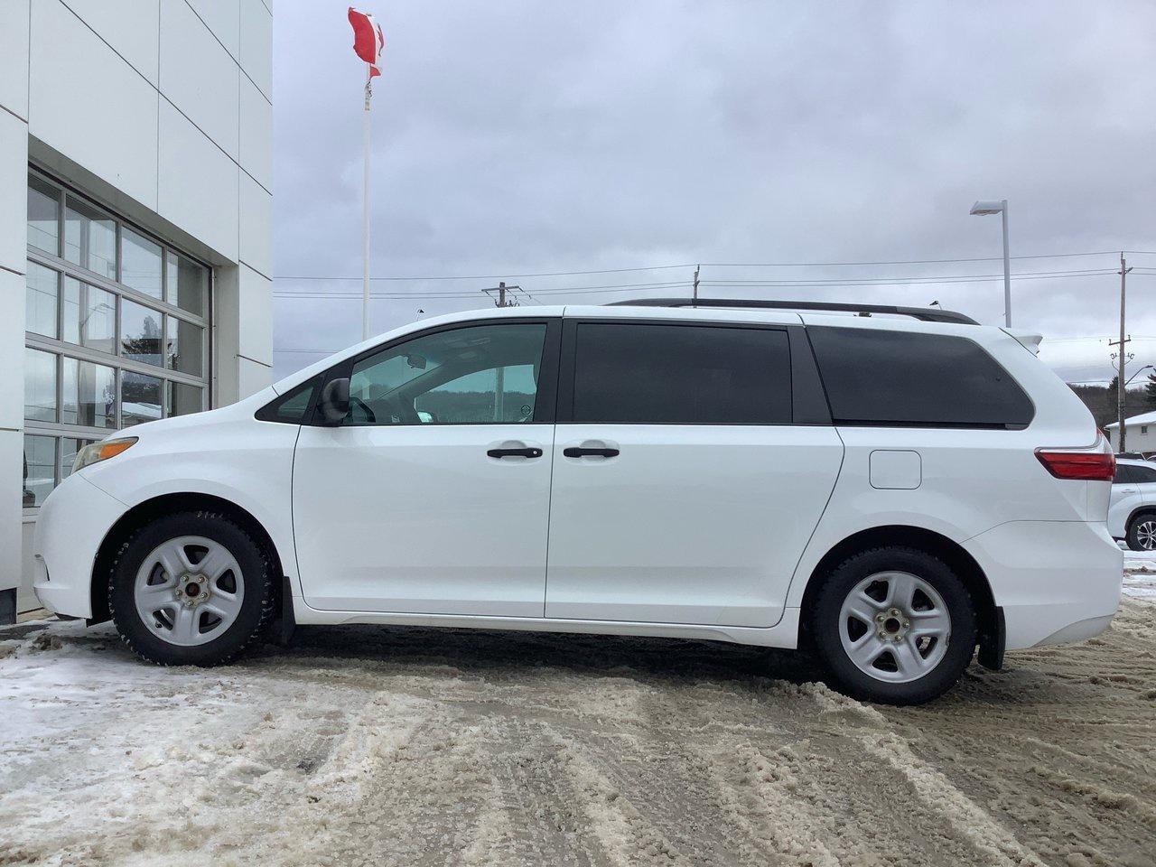 2015 Toyota Sienna  Photo
