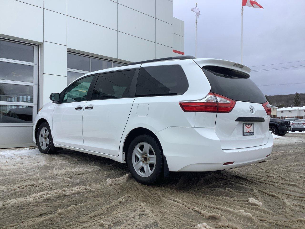 2015 Toyota Sienna  Photo
