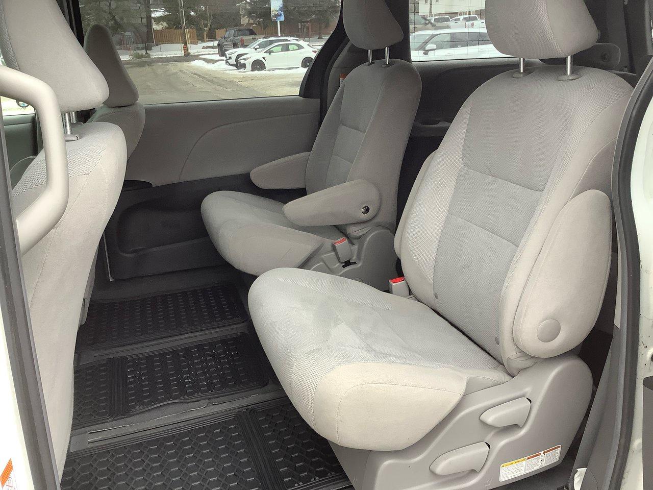 2015 Toyota Sienna  Photo