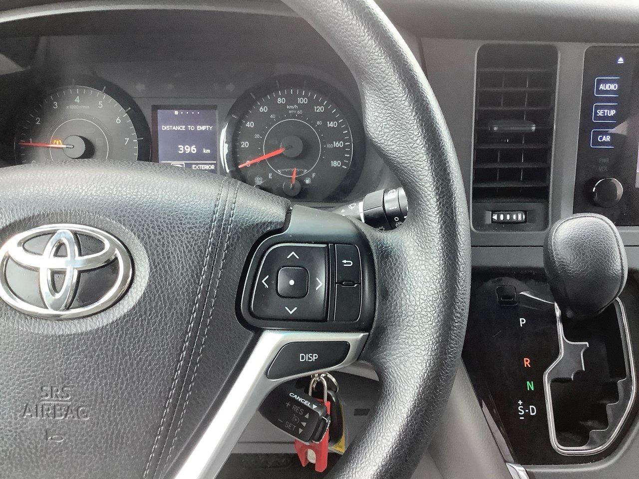 2015 Toyota Sienna  Photo