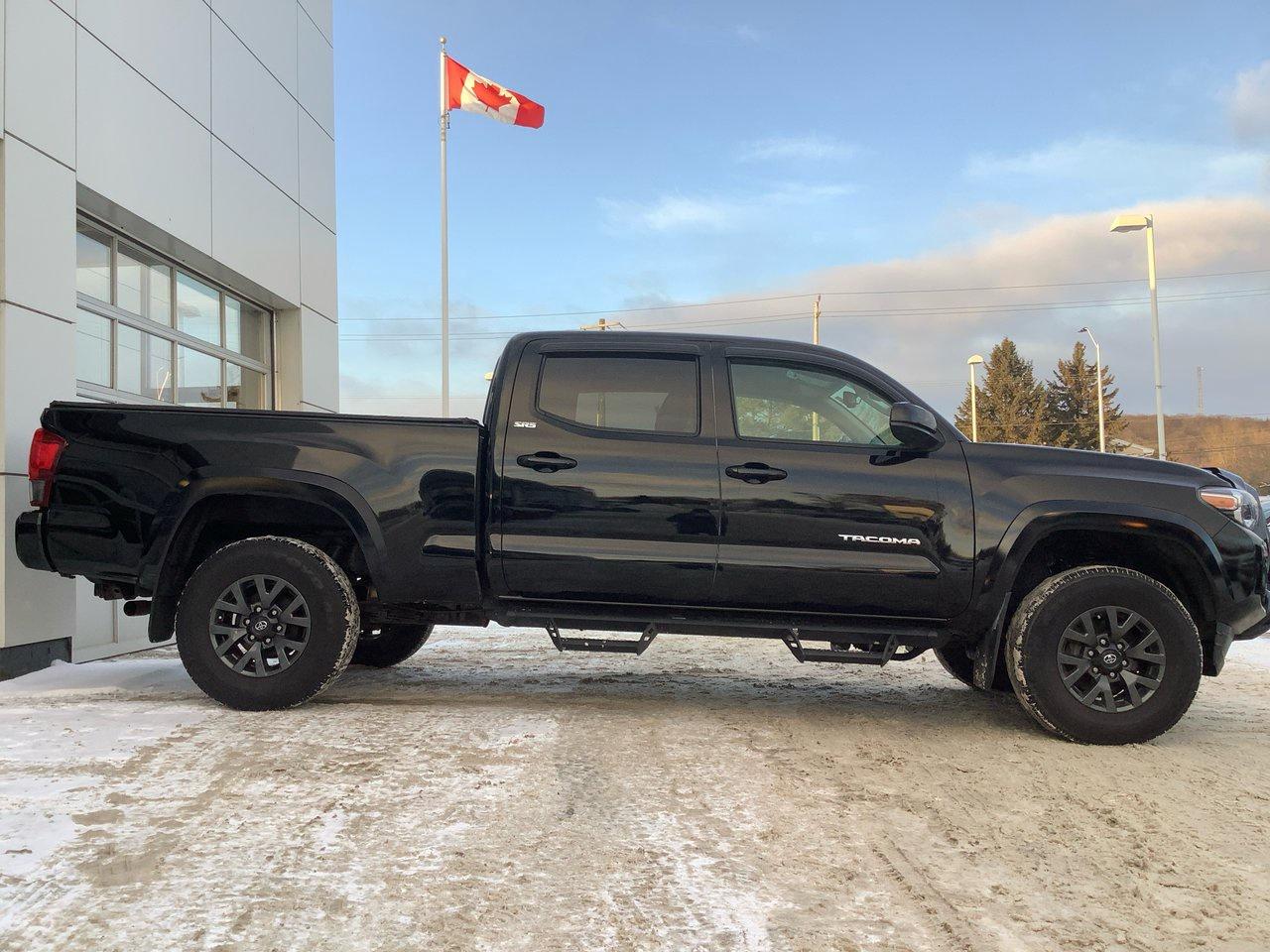 2023 Toyota Tacoma SR5 Photo3