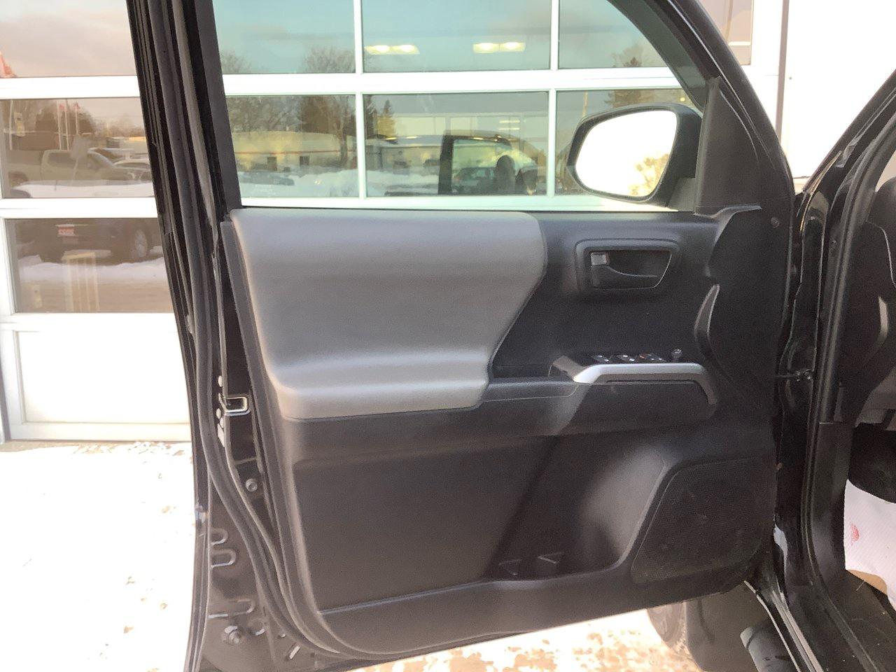 2023 Toyota Tacoma SR5 Photo