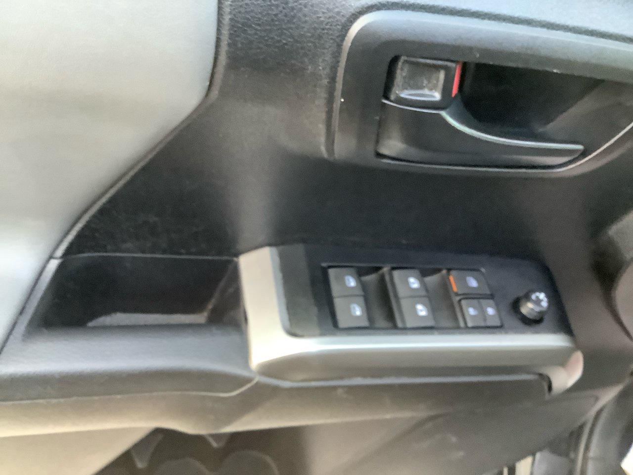 2023 Toyota Tacoma SR5 Photo