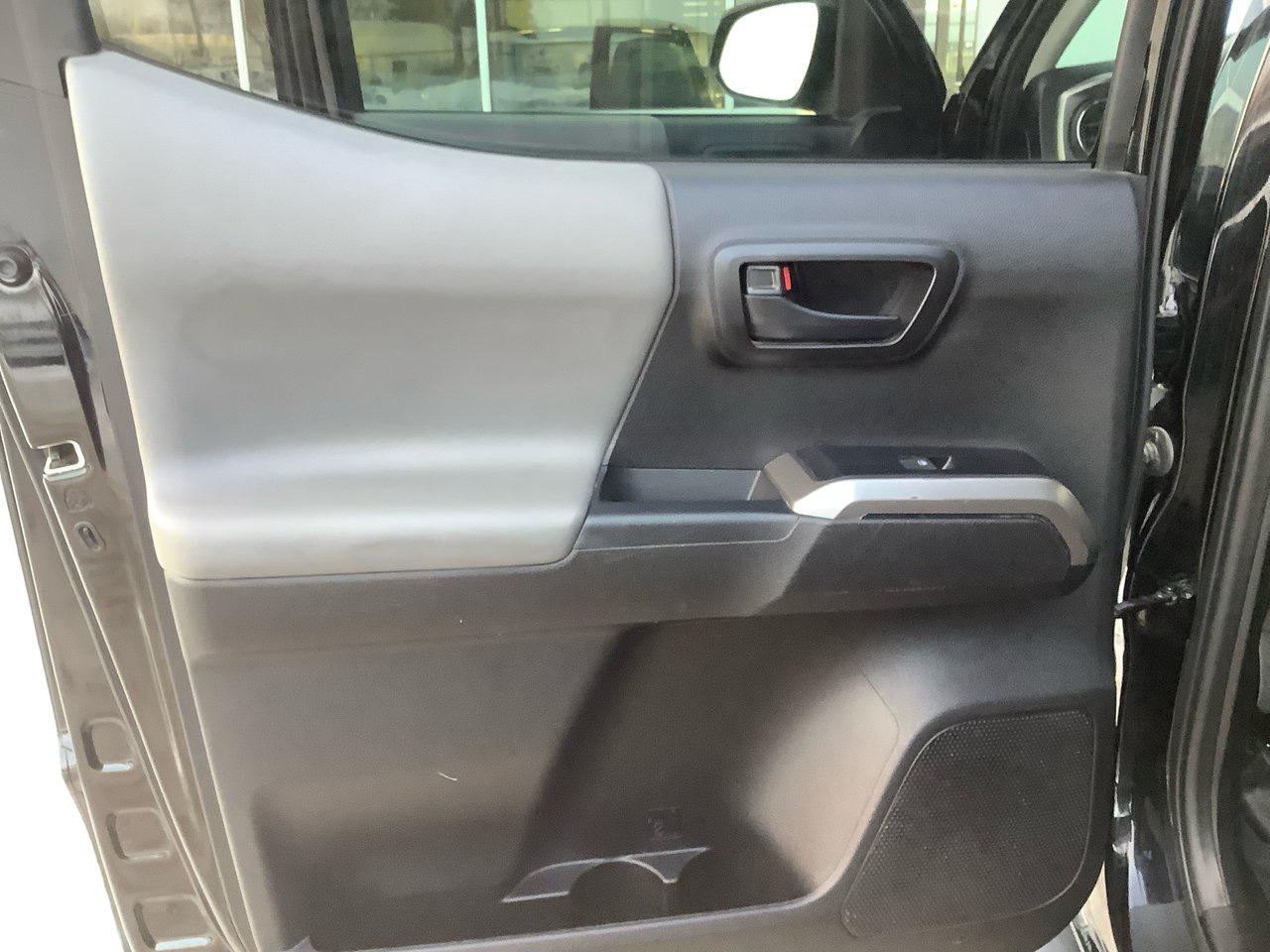 2023 Toyota Tacoma SR5 Photo