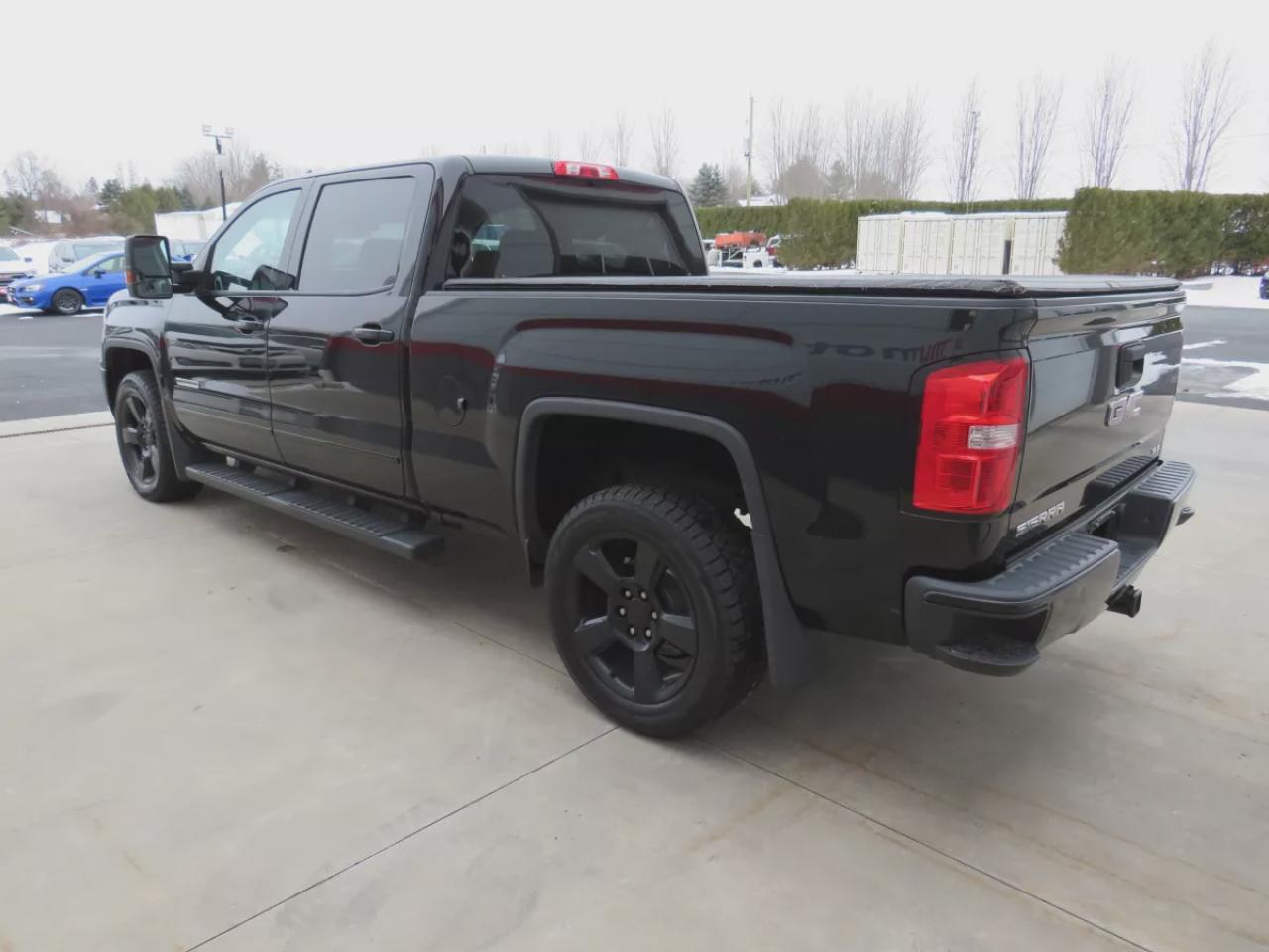 2018 GMC Sierra 1500 SLE (**CLEAN TITLE/NO ACCIDENTS!!**SAFETY/CERTIFIED**4WD**TRAILER HITCH**RUNNING BOARDS**TONNEAU COVER**REMOTE START**POWER SEATS**FOG LIGHTS**DIGITAL TOUCHSCREEN**REVERSE CAMERA**DUAL CLIMATE CONTROL**BLUETOOTH**CRUISE CONTROL**) Photo