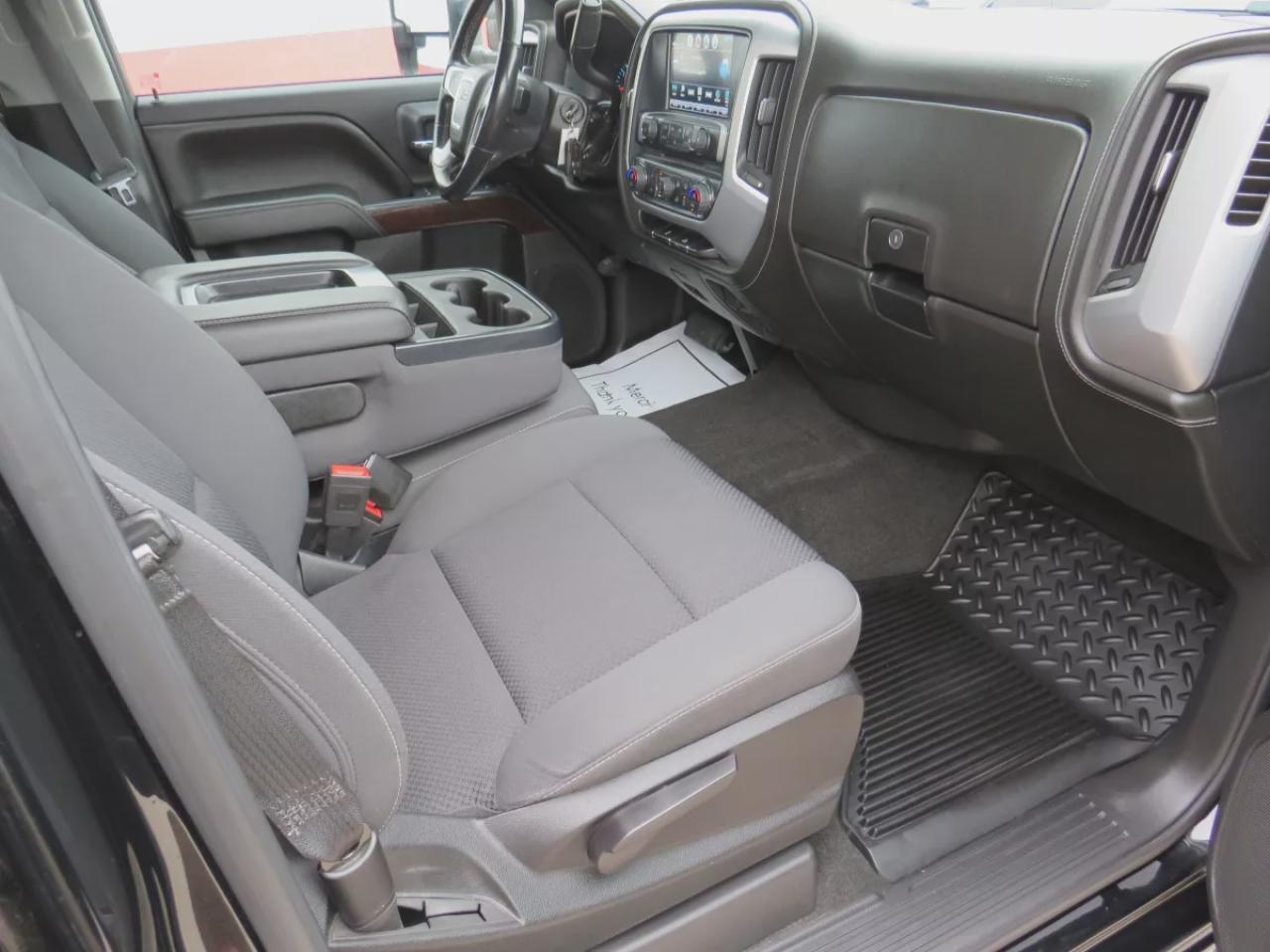 2018 GMC Sierra 1500 SLE (**CLEAN TITLE/NO ACCIDENTS!!**SAFETY/CERTIFIED**4WD**TRAILER HITCH**RUNNING BOARDS**TONNEAU COVER**REMOTE START**POWER SEATS**FOG LIGHTS**DIGITAL TOUCHSCREEN**REVERSE CAMERA**DUAL CLIMATE CONTROL**BLUETOOTH**CRUISE CONTROL**) Photo