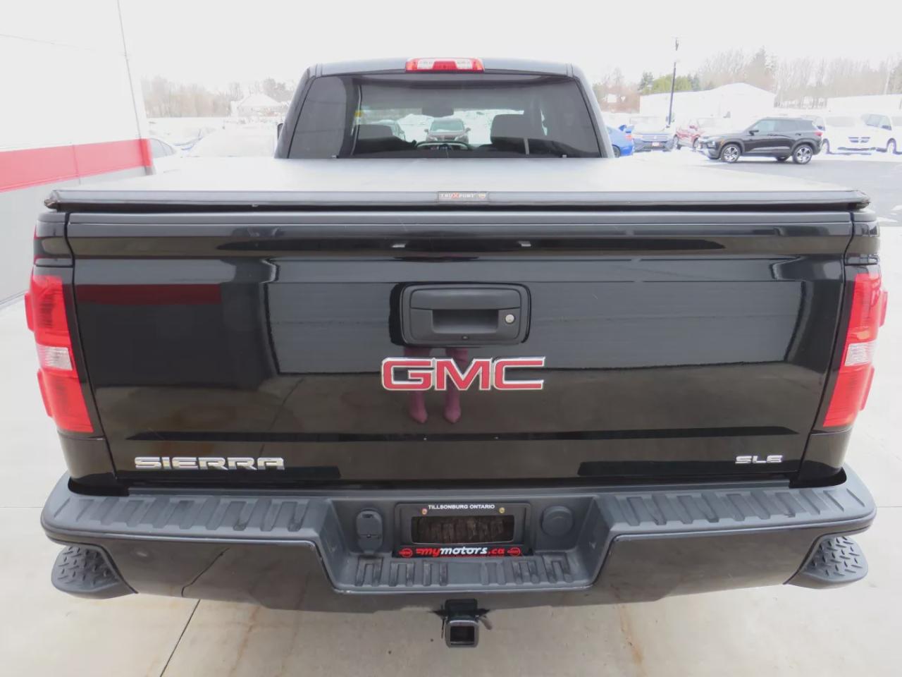 2018 GMC Sierra 1500 SLE (**CLEAN TITLE/NO ACCIDENTS!!**SAFETY/CERTIFIED**4WD**TRAILER HITCH**RUNNING BOARDS**TONNEAU COVER**REMOTE START**POWER SEATS**FOG LIGHTS**DIGITAL TOUCHSCREEN**REVERSE CAMERA**DUAL CLIMATE CONTROL**BLUETOOTH**CRUISE CONTROL**) Photo