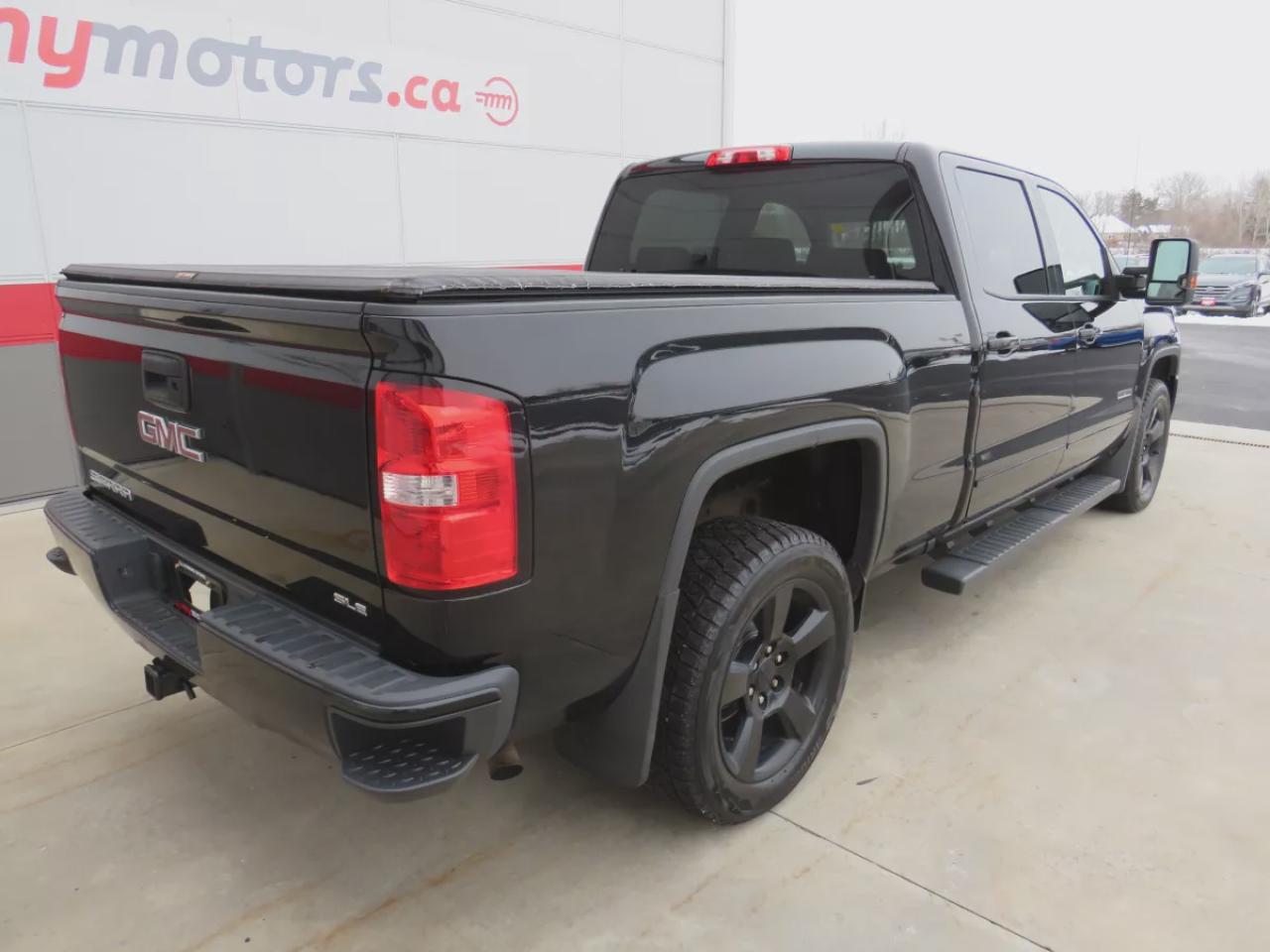 2018 GMC Sierra 1500 SLE (**CLEAN TITLE/NO ACCIDENTS!!**SAFETY/CERTIFIED**4WD**TRAILER HITCH**RUNNING BOARDS**TONNEAU COVER**REMOTE START**POWER SEATS**FOG LIGHTS**DIGITAL TOUCHSCREEN**REVERSE CAMERA**DUAL CLIMATE CONTROL**BLUETOOTH**CRUISE CONTROL**) Photo