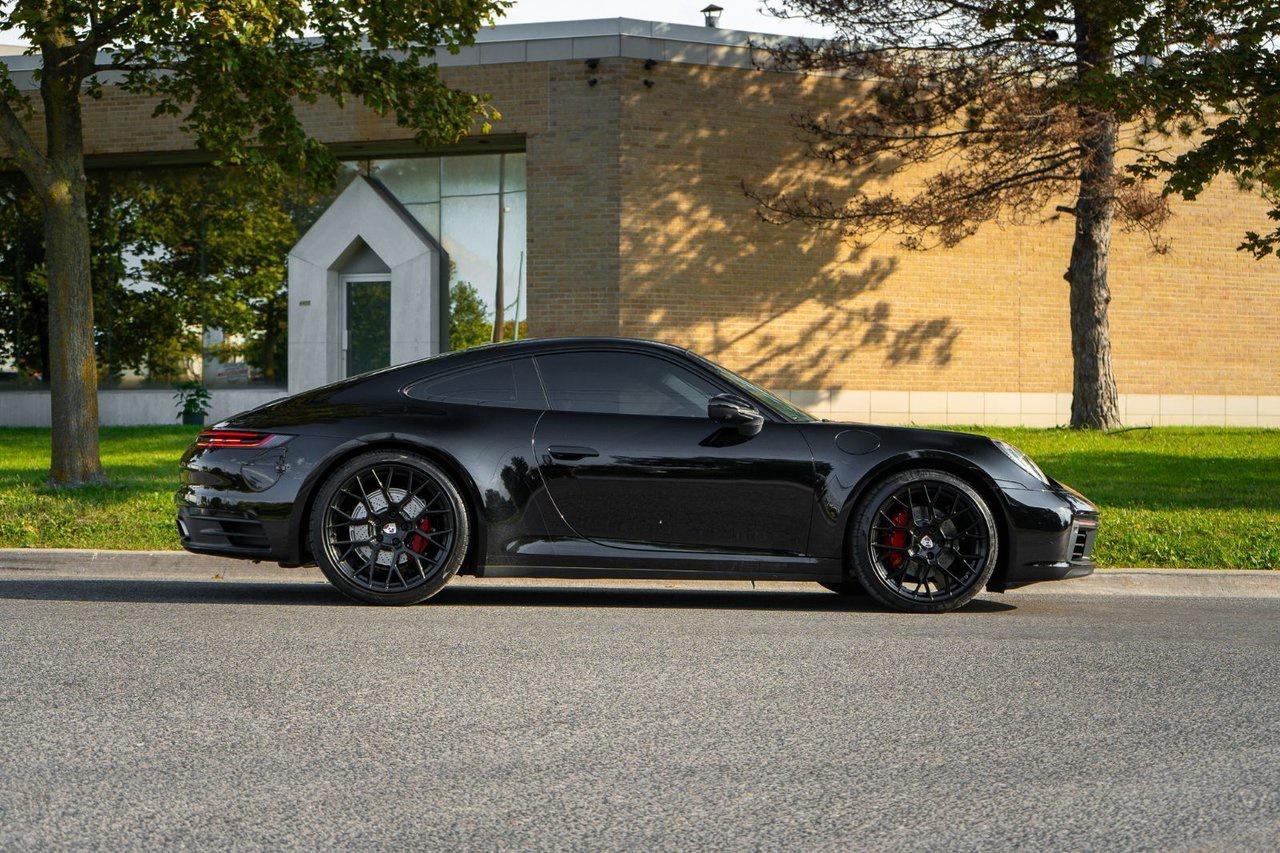 2022 Porsche 911 Carrera Photo3
