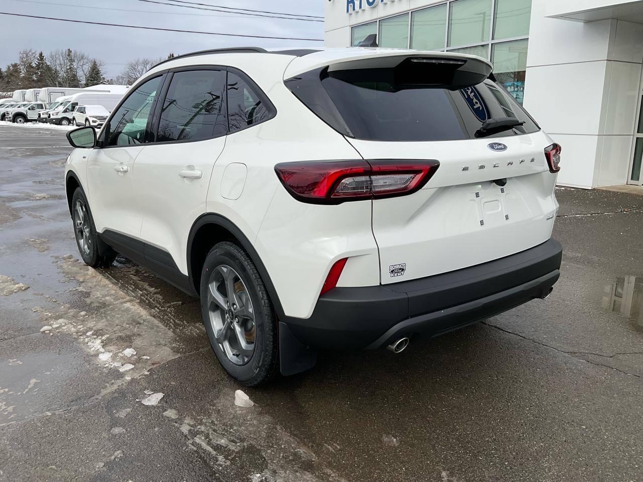 2026 Ford Escape ST-Line Photo4