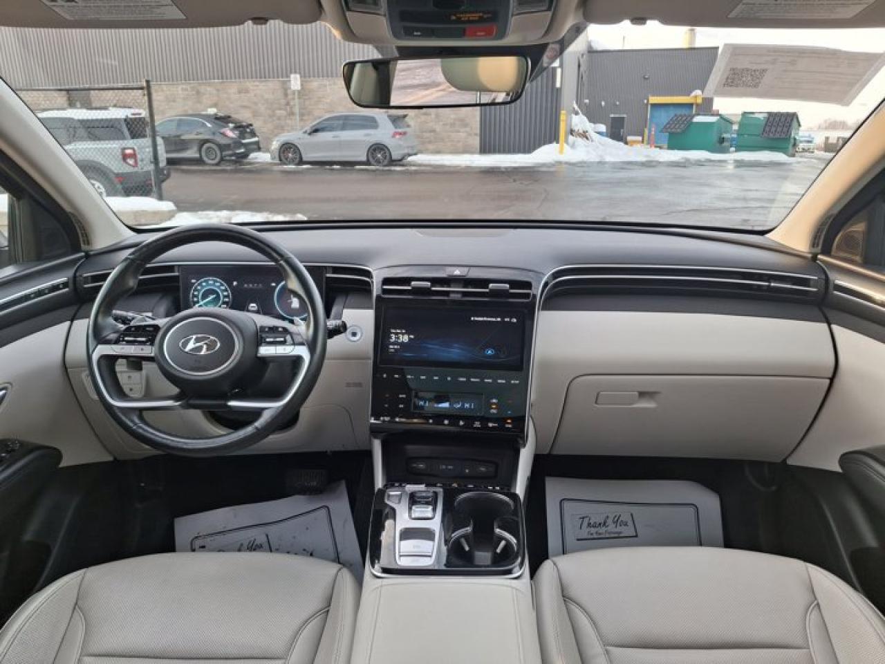 2022 Hyundai Tucson Plug-In Hybrid Ultimate | Leather | Nav | Moonroof | Heated and Cooled Seats | Heated Steering | and More! Photo