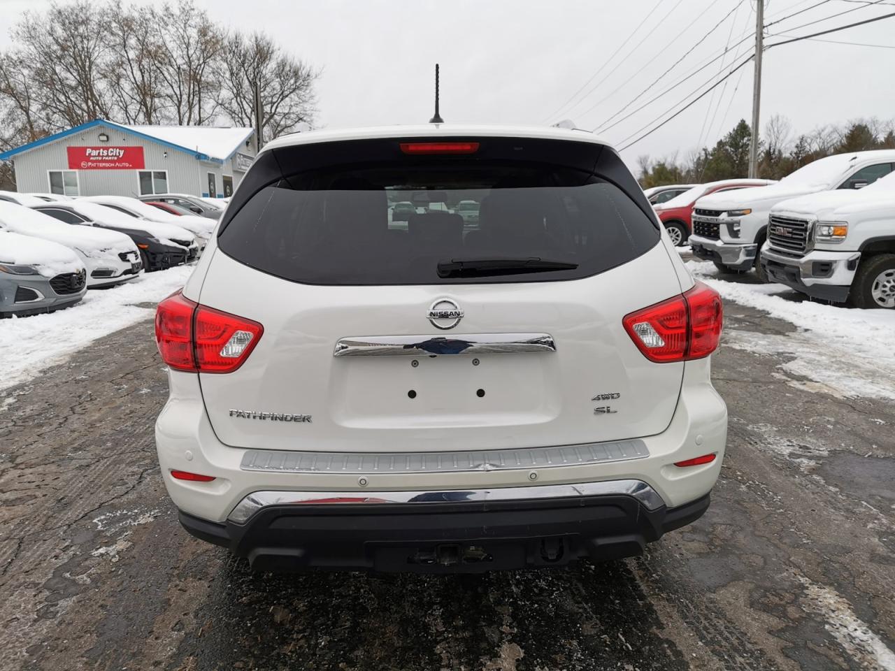 2017 Nissan Pathfinder SL 4WD Photo3