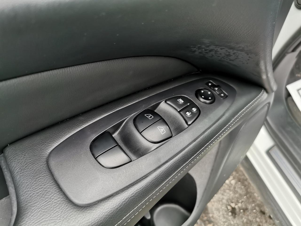 2017 Nissan Pathfinder SL 4WD - Photo #10