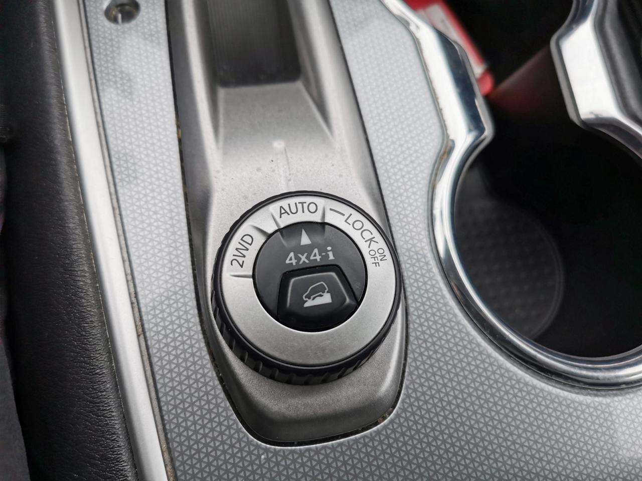 2017 Nissan Pathfinder SL 4WD - Photo #33