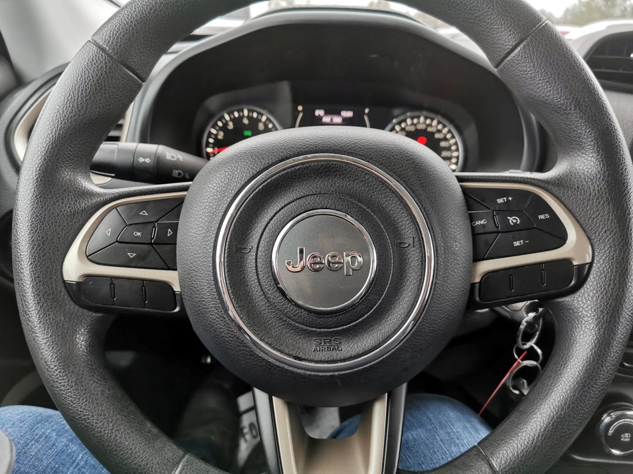 2015 Jeep Renegade Sport - Photo #22