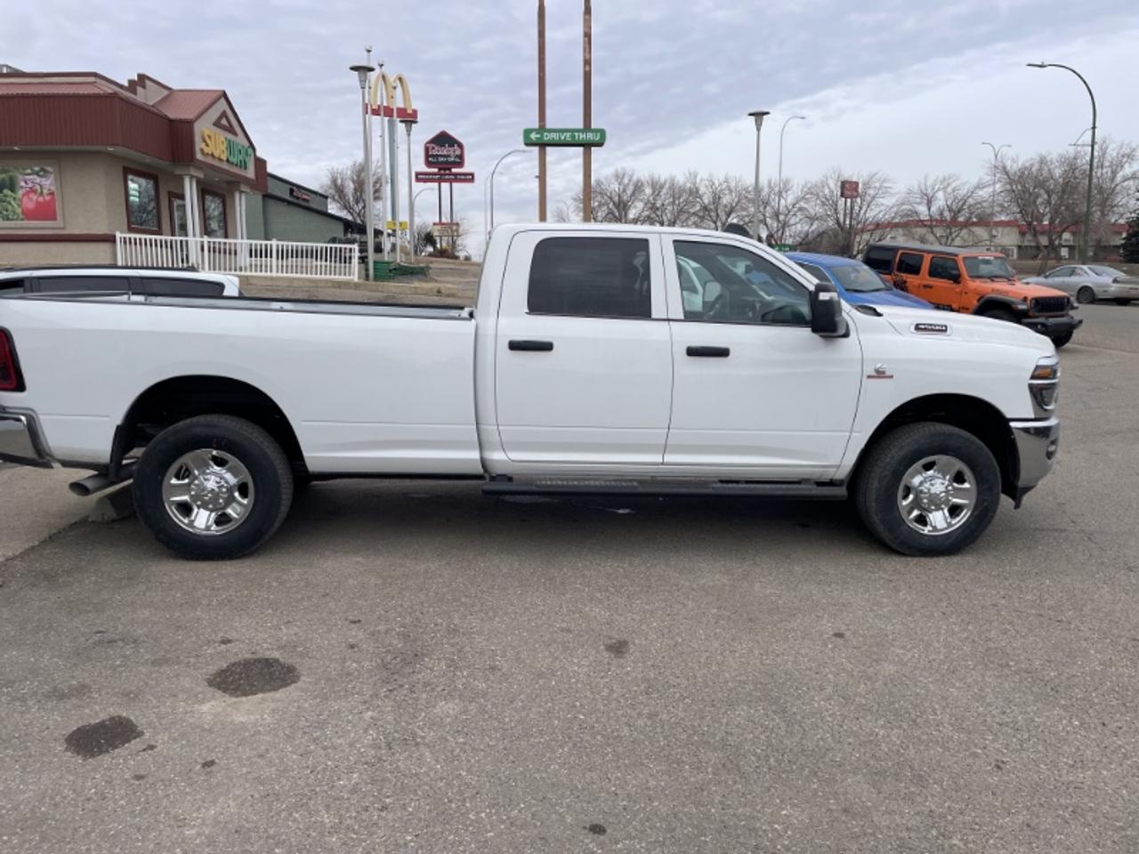2026 RAM 3500 Tradesman Photo4