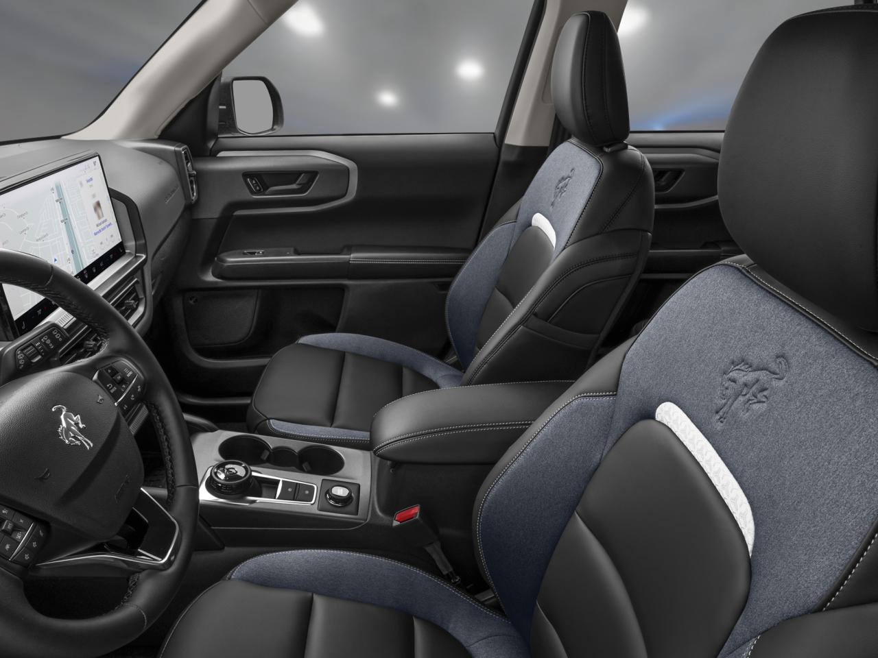 2025 Ford Bronco Sport Outer Banks Photo4