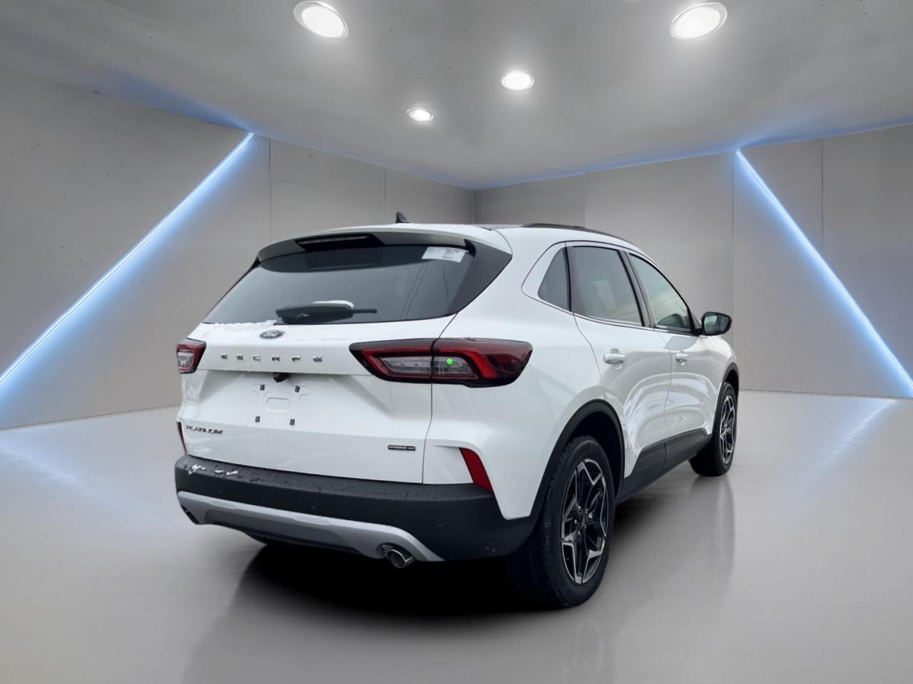 2026 Ford Escape Hybrid PLATINUM Photo