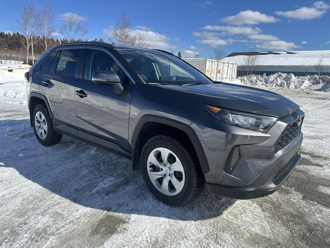 2021 Toyota RAV4 LE AWD Photo2