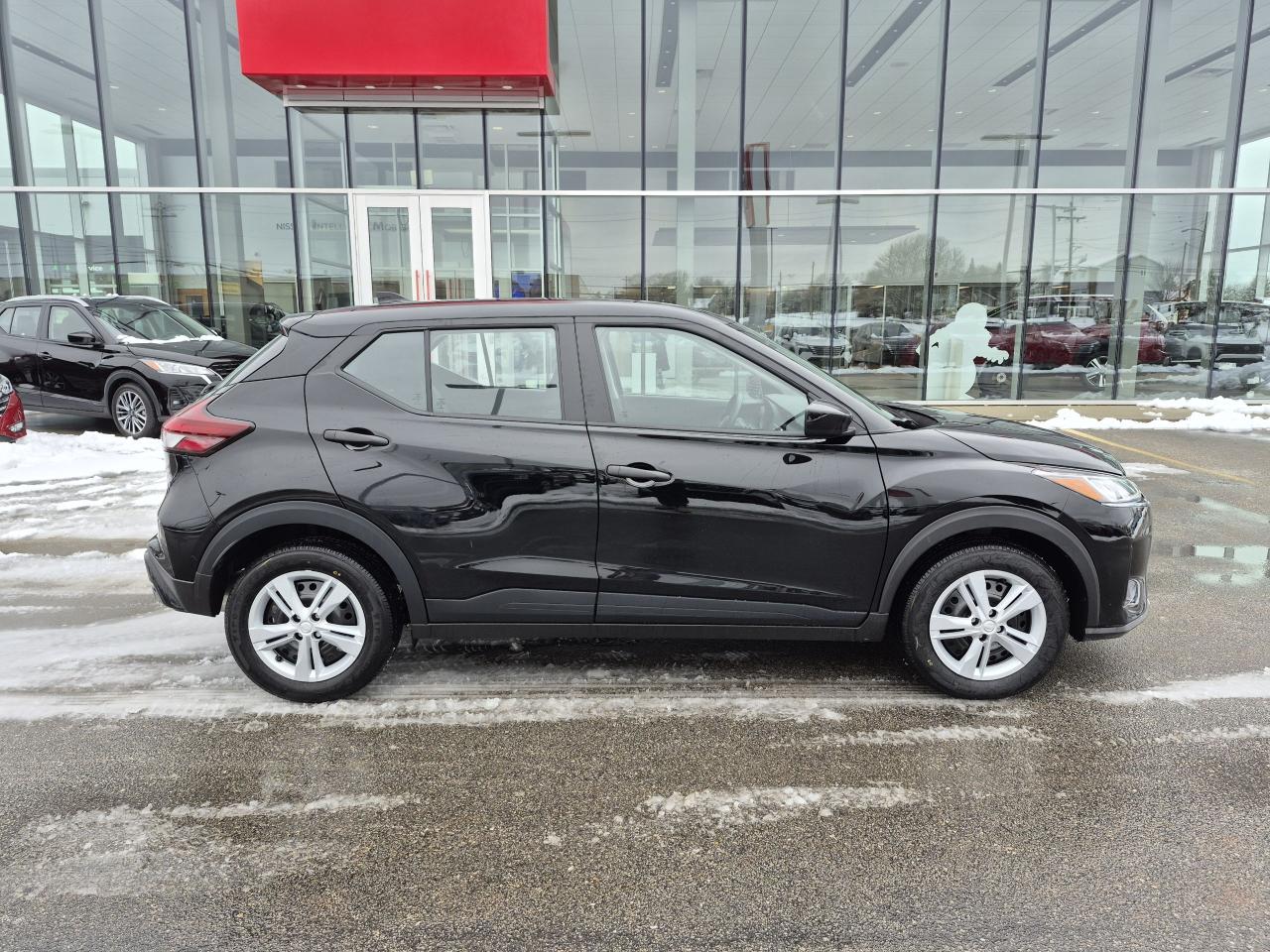 2025 Nissan Kicks Play S FWD Photo20