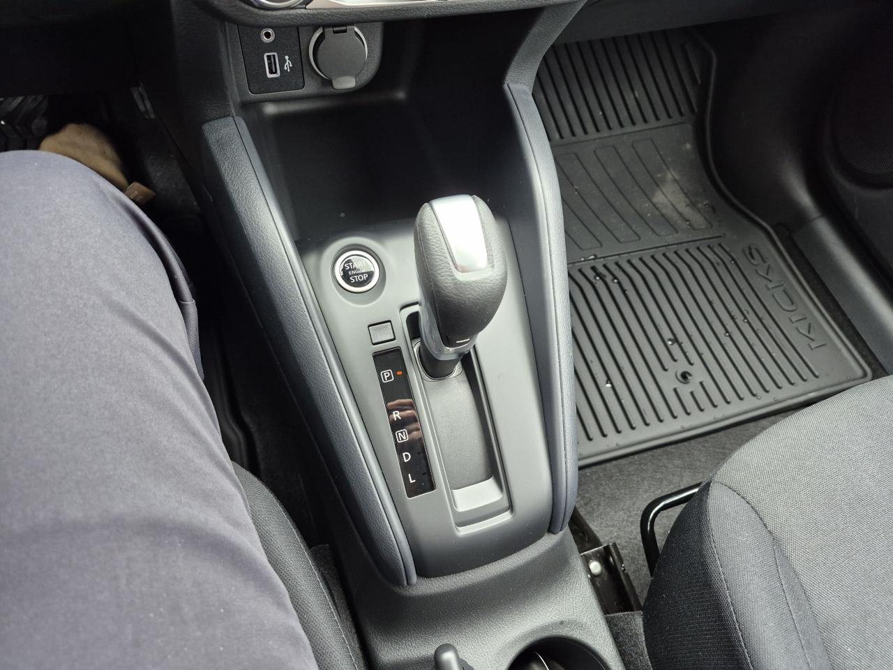 2025 Nissan Kicks Play S FWD Photo24