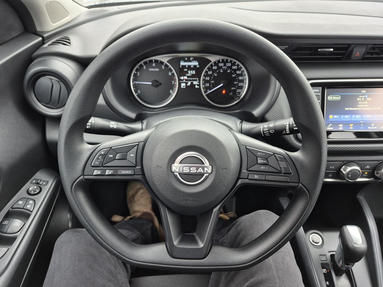 2025 Nissan Kicks Play S FWD Photo7