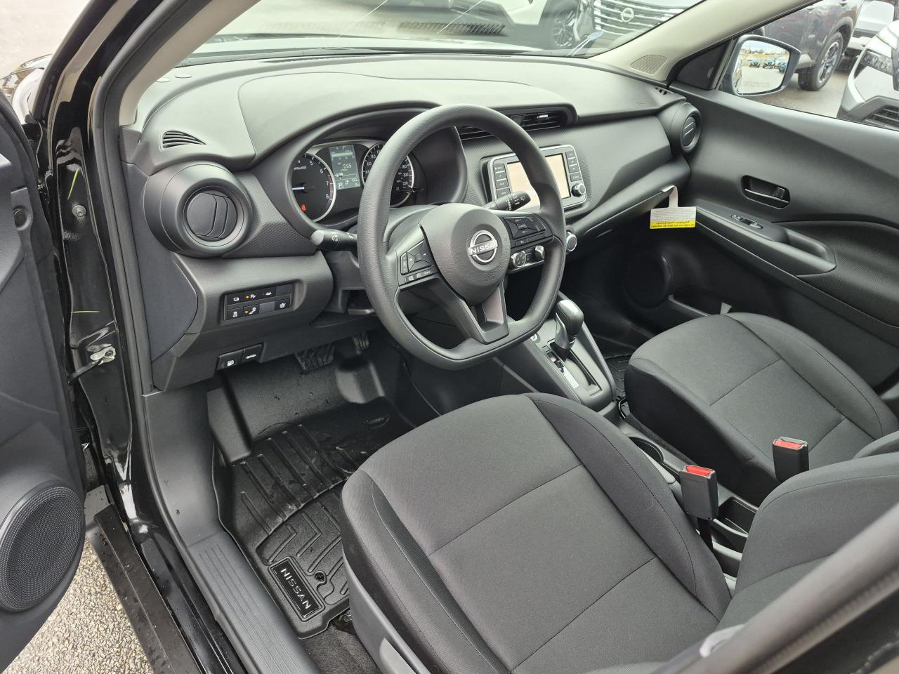 2025 Nissan Kicks Play S FWD Photo6