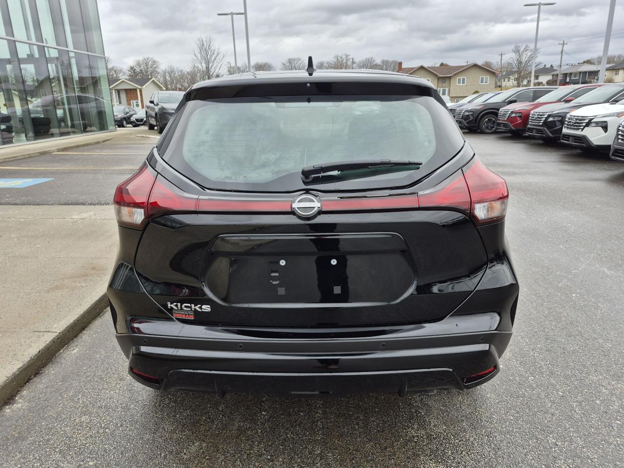 2025 Nissan Kicks Play S FWD Photo20