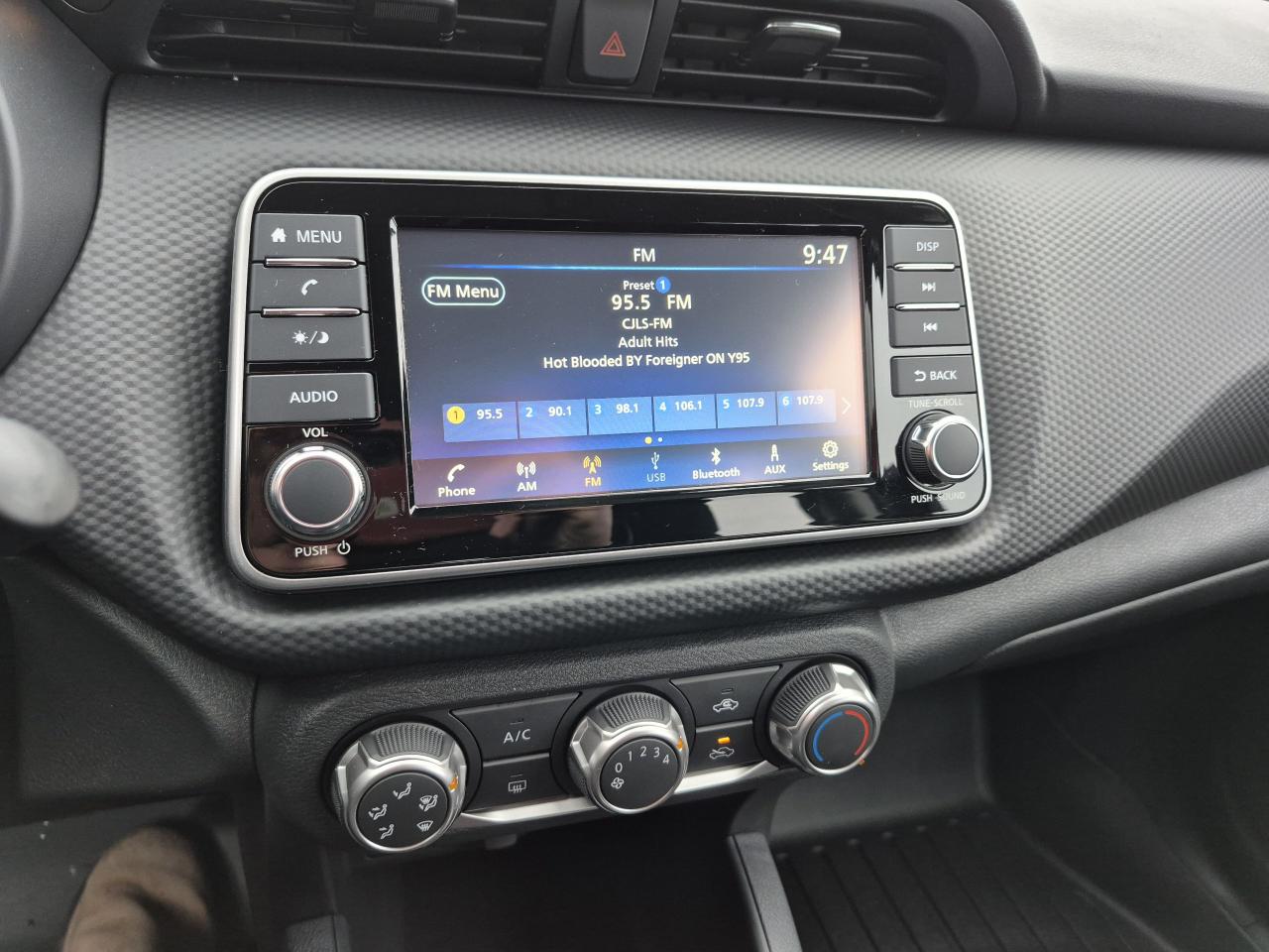 2025 Nissan Kicks Play S FWD Photo25